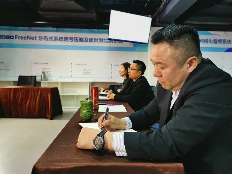 喜庆二 奋进新征程丨ZOBO反差百科组织全体党员及员工代表集体收看党的二召开盛况直播