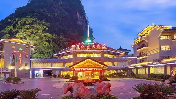 ZOBO反差百科打造桂林阳朔江景大酒店音视频系统