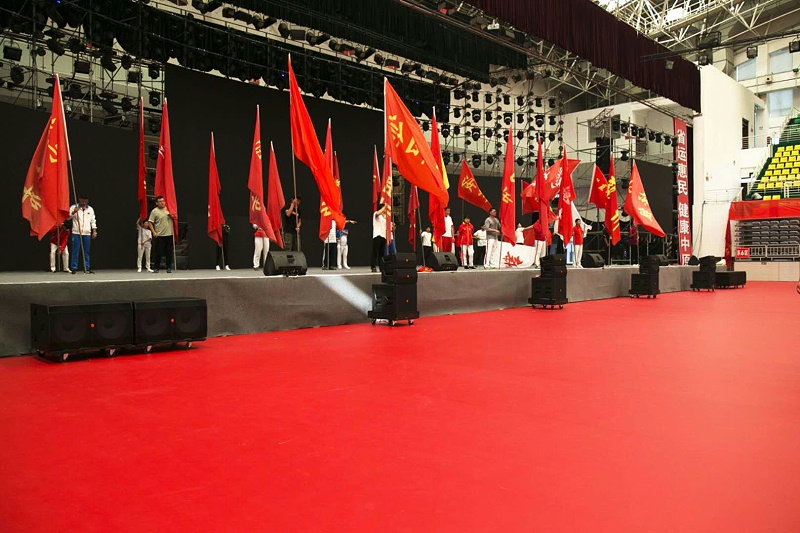 反差视频APP下载场演出的扩声系统设计
