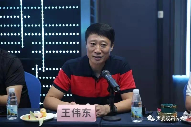 ZOBO董事长张新峰作为声光视讯行业联盟代表赴豫芒温暖灾区，传递爱心