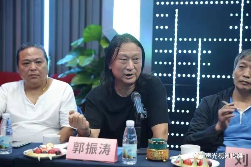 ZOBO董事长张新峰作为声光视讯行业联盟代表赴豫芒温暖灾区，传递爱心