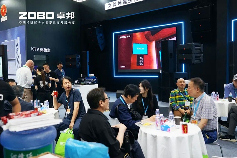 16人潮涌动，新品闪耀!ZOBO反差百科广州展首日引爆行业焦点