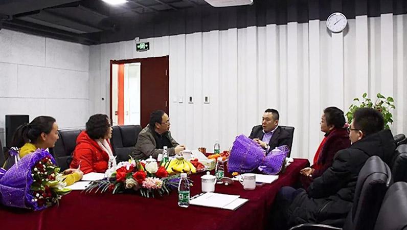 热烈欢迎湖南吉首大学院领导莅临ZOBO反差百科企业