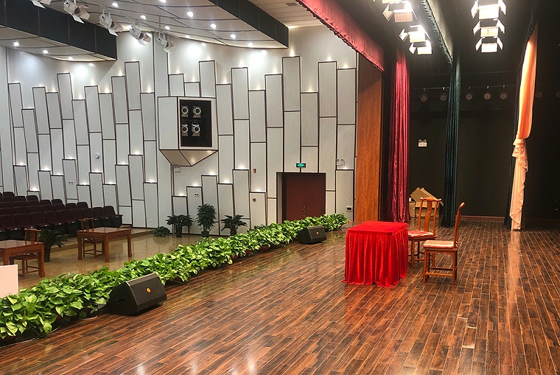 反差国产在线观看设备在舞台上的功能与作用