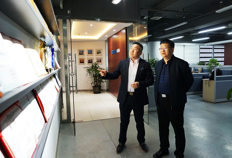 热烈欢迎中国演艺设备技术协会理事长等领导一行莅临ZOBO反差百科调研指导