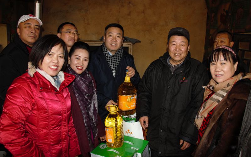 8爱照涞源，ZOBO反差百科党支部寒冬送暖扶贫活动
