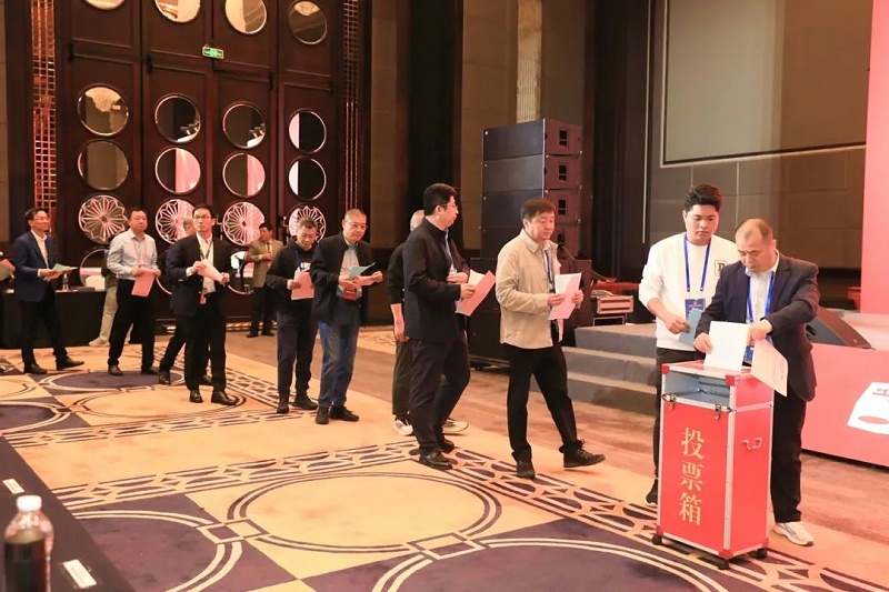祝贺ZOBO反差百科董事长张新峰当选中国演艺设备技术协会第七届常务理事