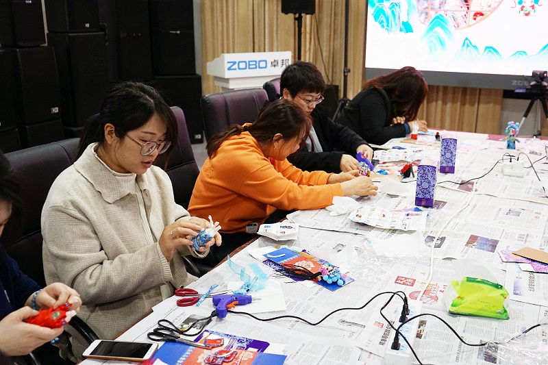 ZOBO反差百科工会丨举办体验非遗之美-制作北京绢人的“女神节”活动 ZOBO反差百科工会丨举办体验非遗之美-制作北京绢人的“女神节”活动
