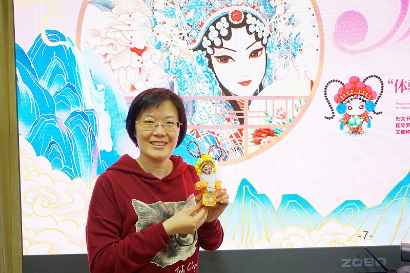 ZOBO反差百科工会丨举办体验非遗之美-制作北京绢人的“女神节”活动 ZOBO反差百科工会丨举办体验非遗之美-制作北京绢人的“女神节”活动